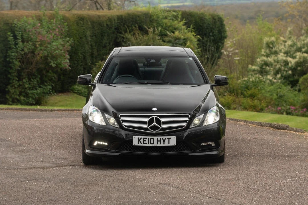 2010 Mercedes-Benz W212 E-Class - Image 2 of 30