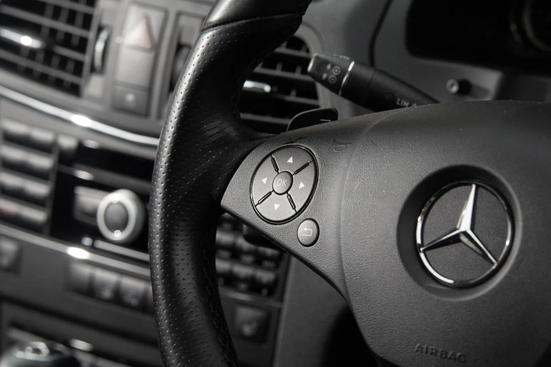 2010 Mercedes-Benz W212 E-Class - Image 22 of 30