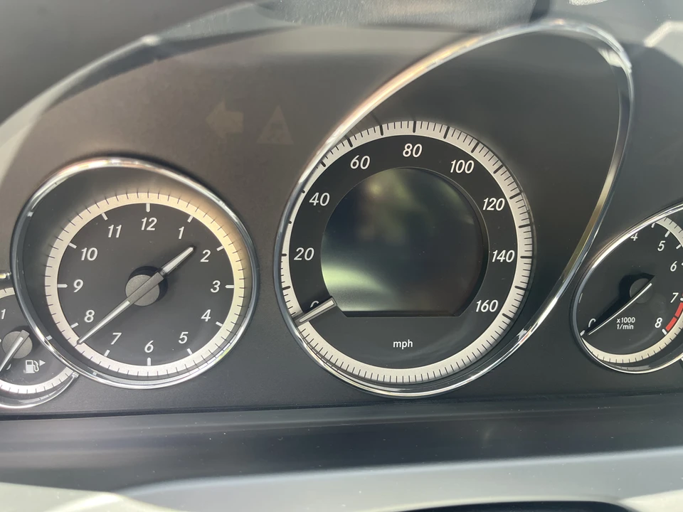 2010 Mercedes-Benz C207/A207 E-Class Coupe & Convertible - Image 23 of 31