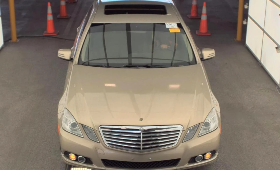 2010 Mercedes-Benz W212 E-Class - Image 2 of 11