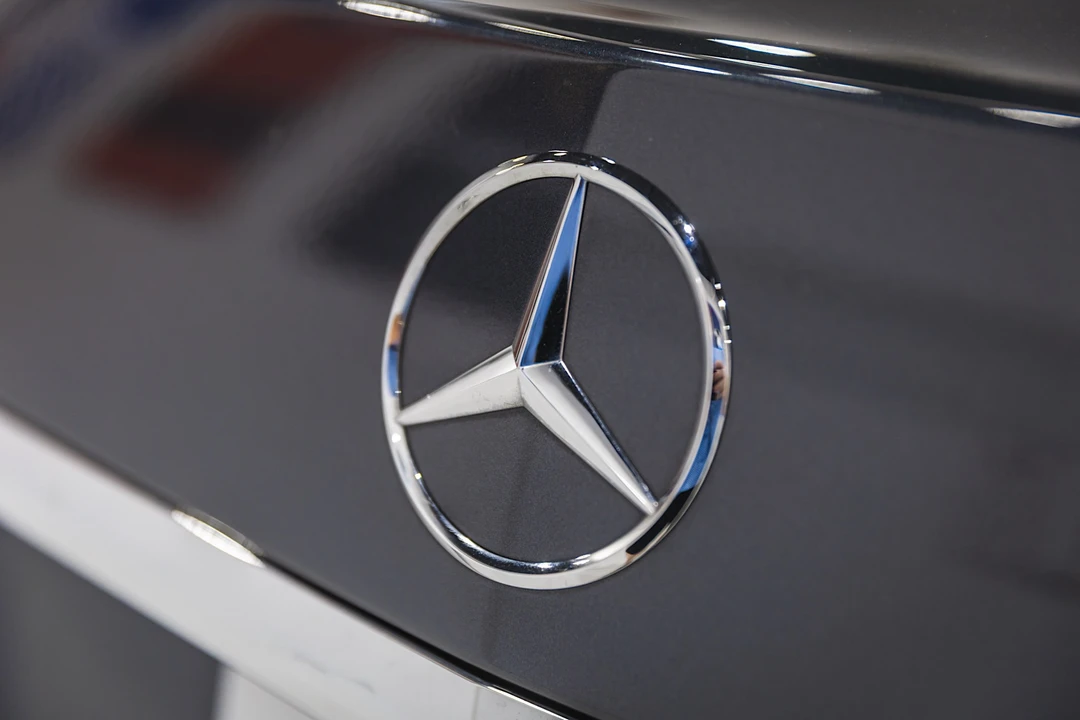 2010 Mercedes-Benz W212 E-Class - Image 25 of 31