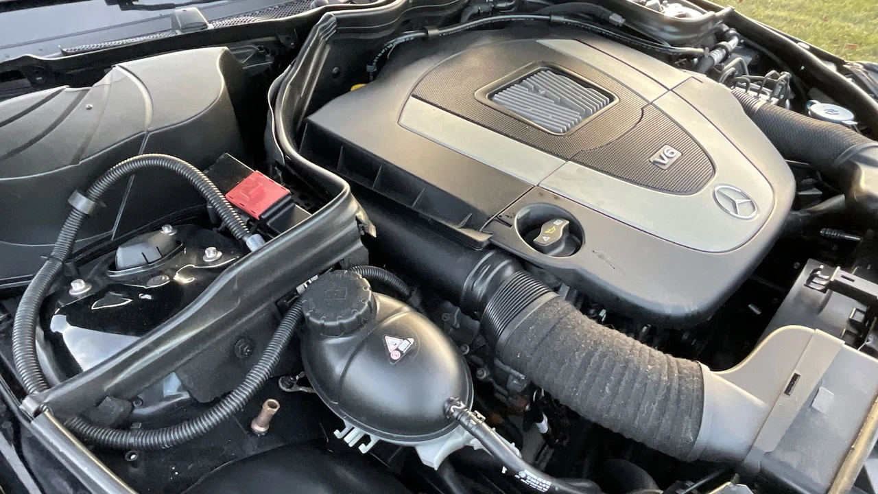 2010 Mercedes-Benz W212 E-Class - Image 8 of 13