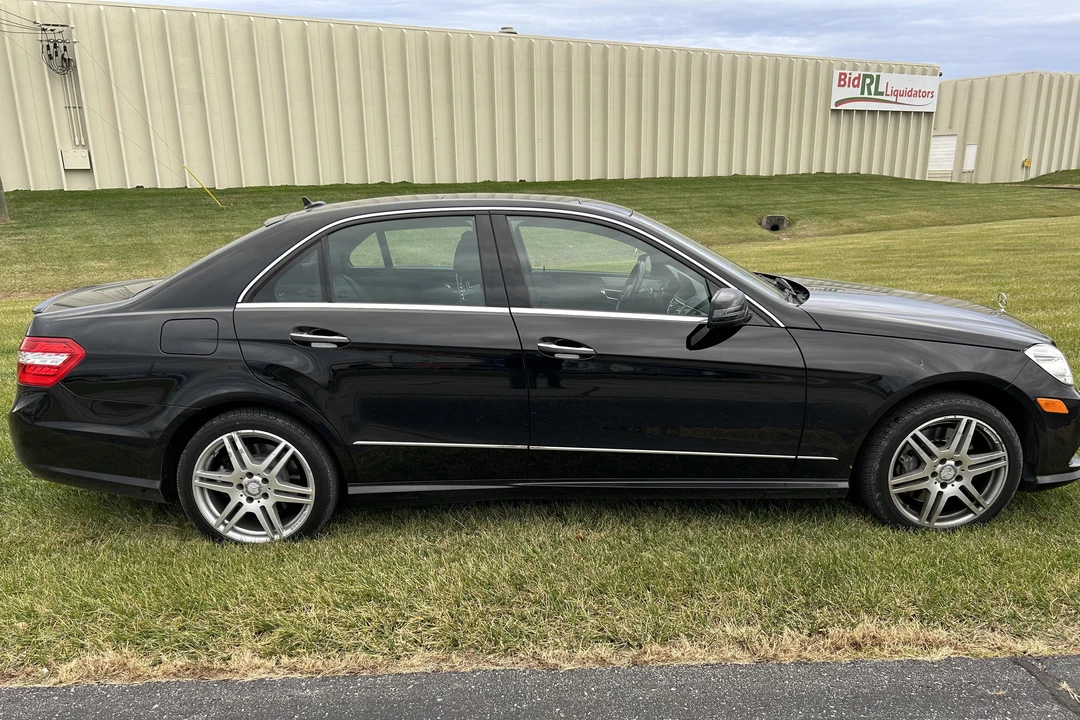 2010 Mercedes-Benz W212 E-Class - Image 3 of 31
