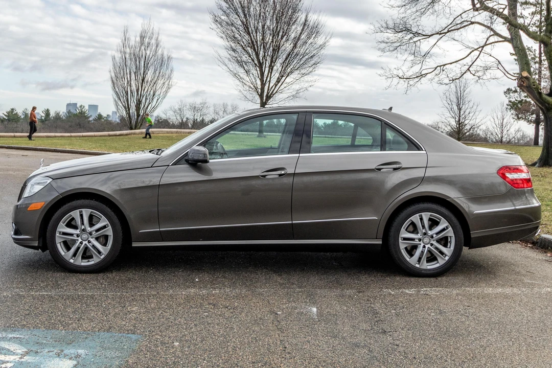 2010 Mercedes-Benz W212 E-Class - Image 3 of 31