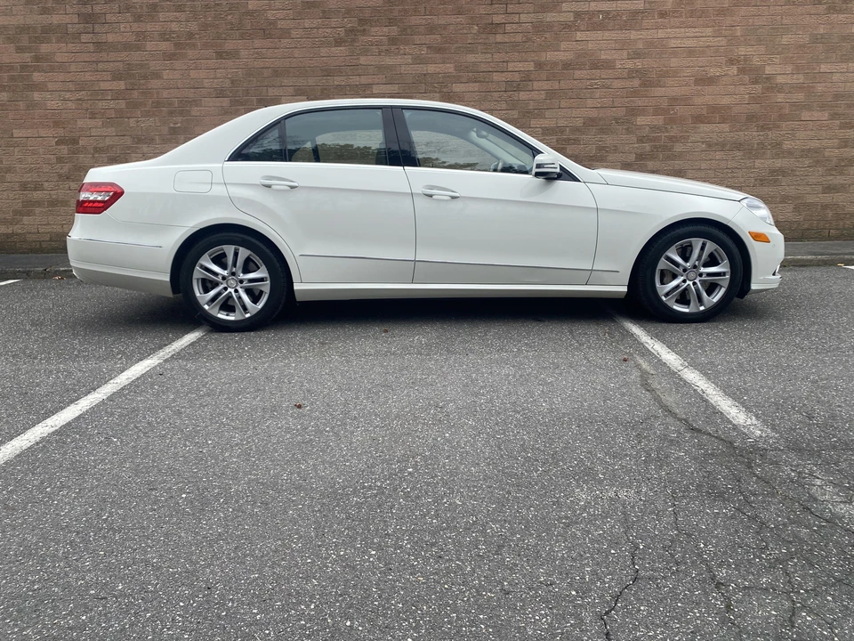 2010 Mercedes-Benz W212 E-Class - Image 28 of 31