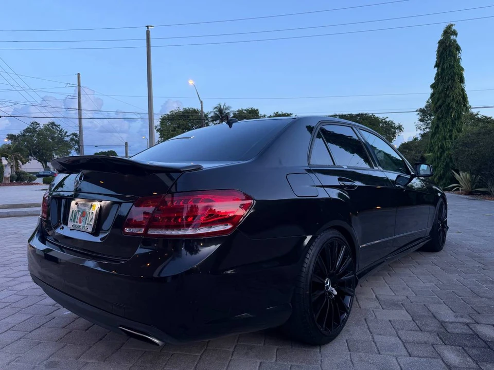 2010 Mercedes-Benz W212 E-Class - Image 23 of 24