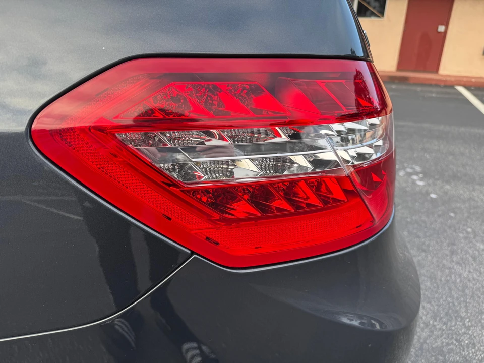 2010 Mercedes-Benz W212 E-Class - Image 30 of 31
