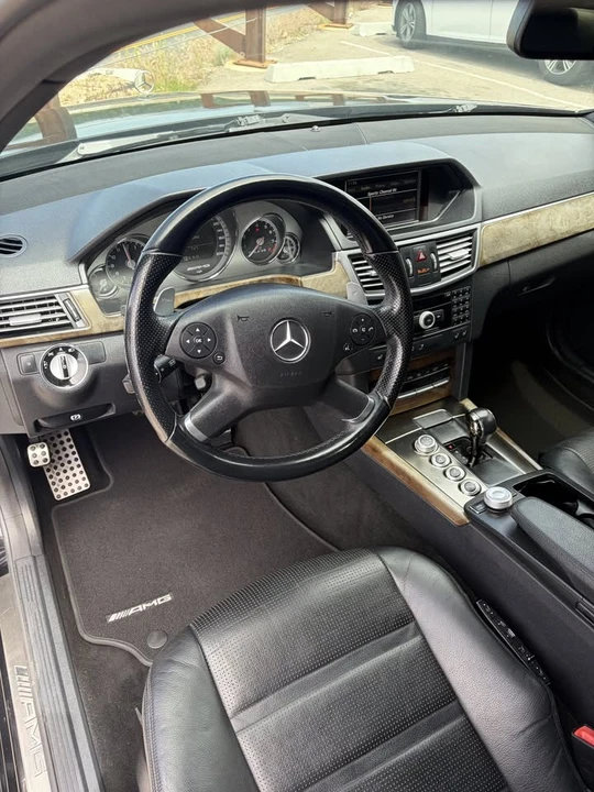2010 Mercedes-Benz W212 E-Class - Image 8 of 14