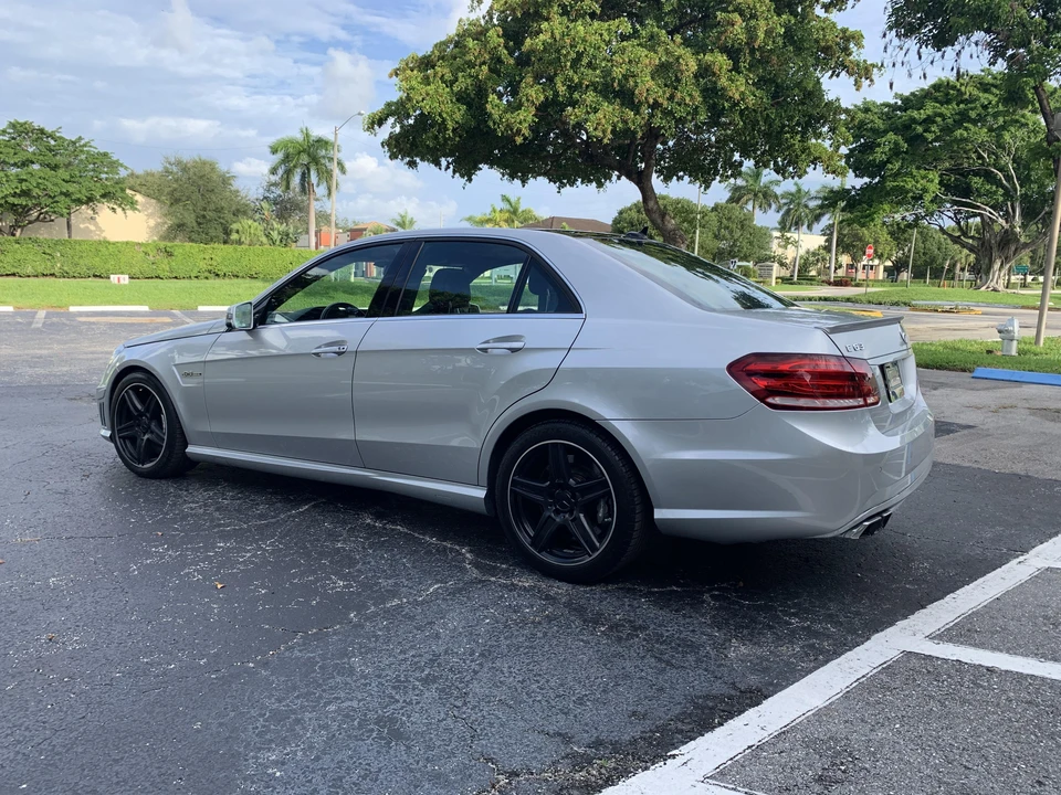 2010 Mercedes-Benz W212 E 63 AMG - Image 15 of 31