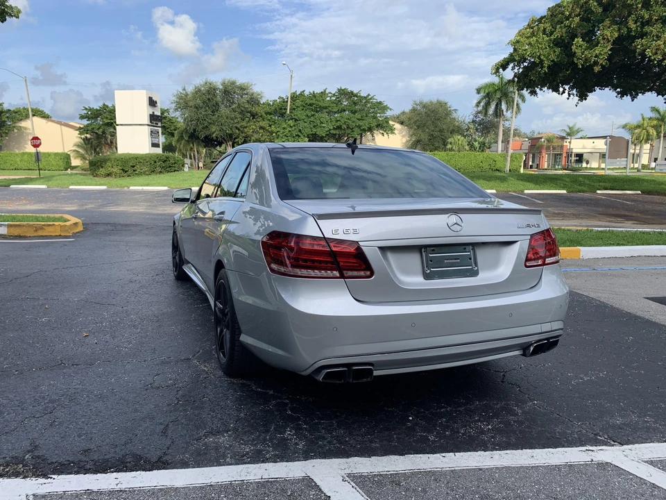 2010 Mercedes-Benz W212 E 63 AMG - Image 18 of 31