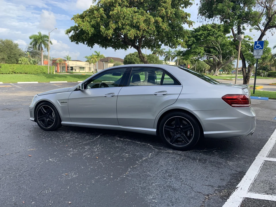 2010 Mercedes-Benz W212 E 63 AMG - Image 14 of 31