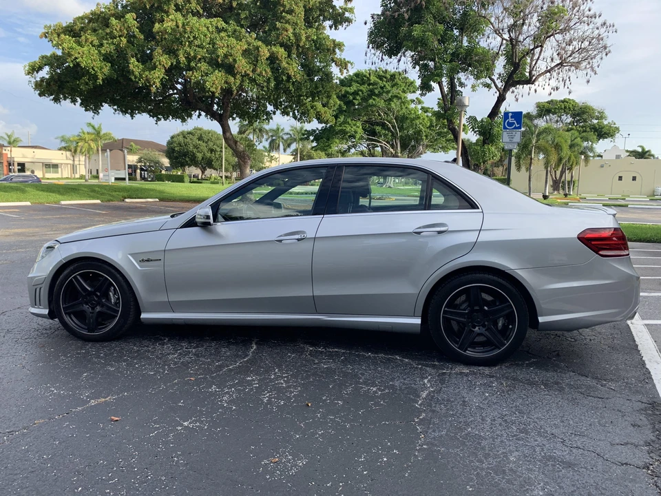 2010 Mercedes-Benz W212 E 63 AMG - Image 13 of 31