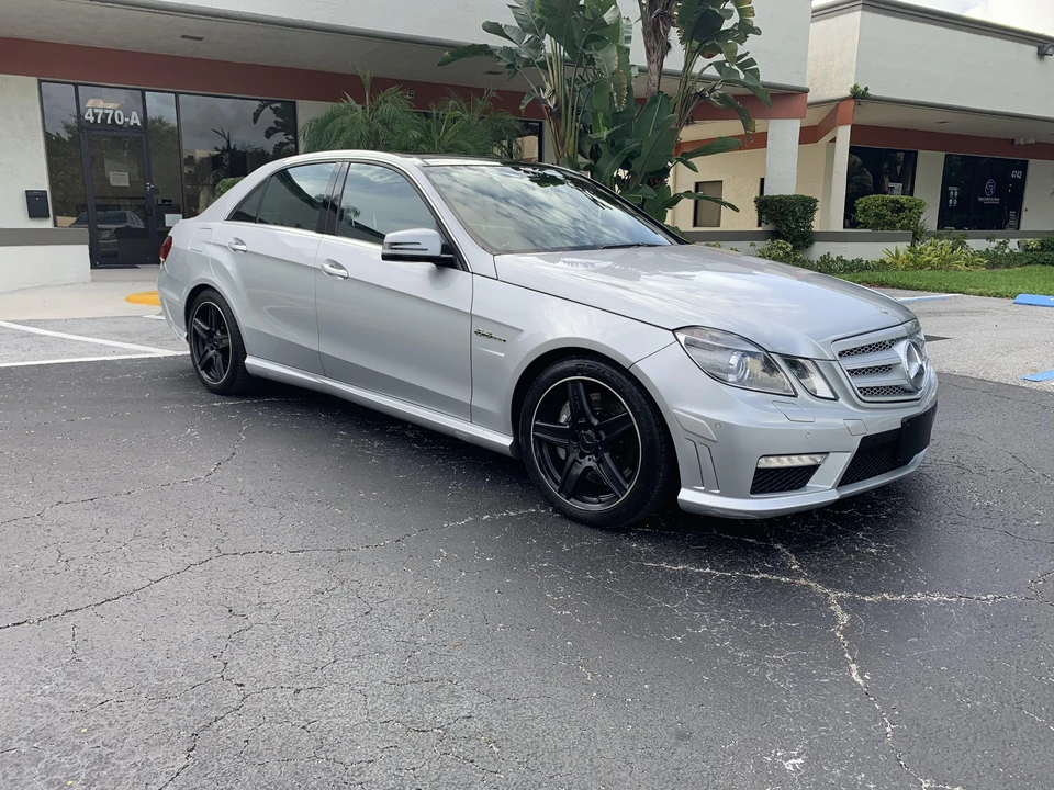 2010 Mercedes-Benz W212 E 63 AMG - Image 28 of 31