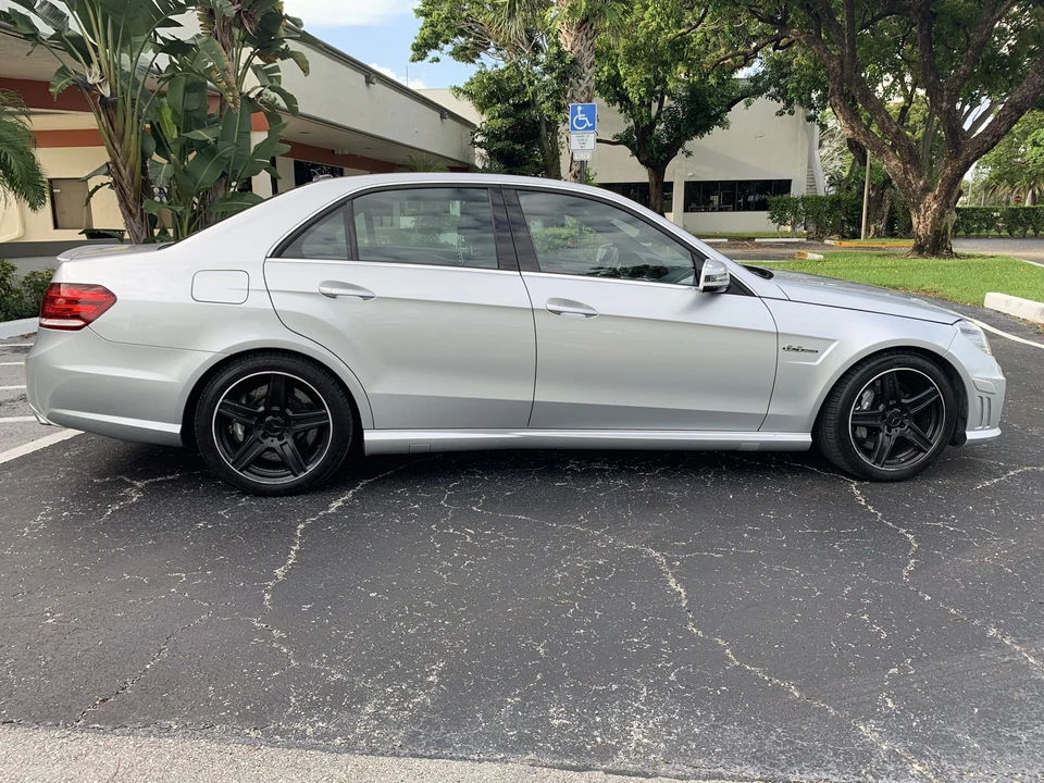 2010 Mercedes-Benz W212 E 63 AMG - Image 24 of 31