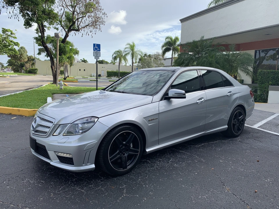 2010 Mercedes-Benz W212 E 63 AMG - Image 10 of 31
