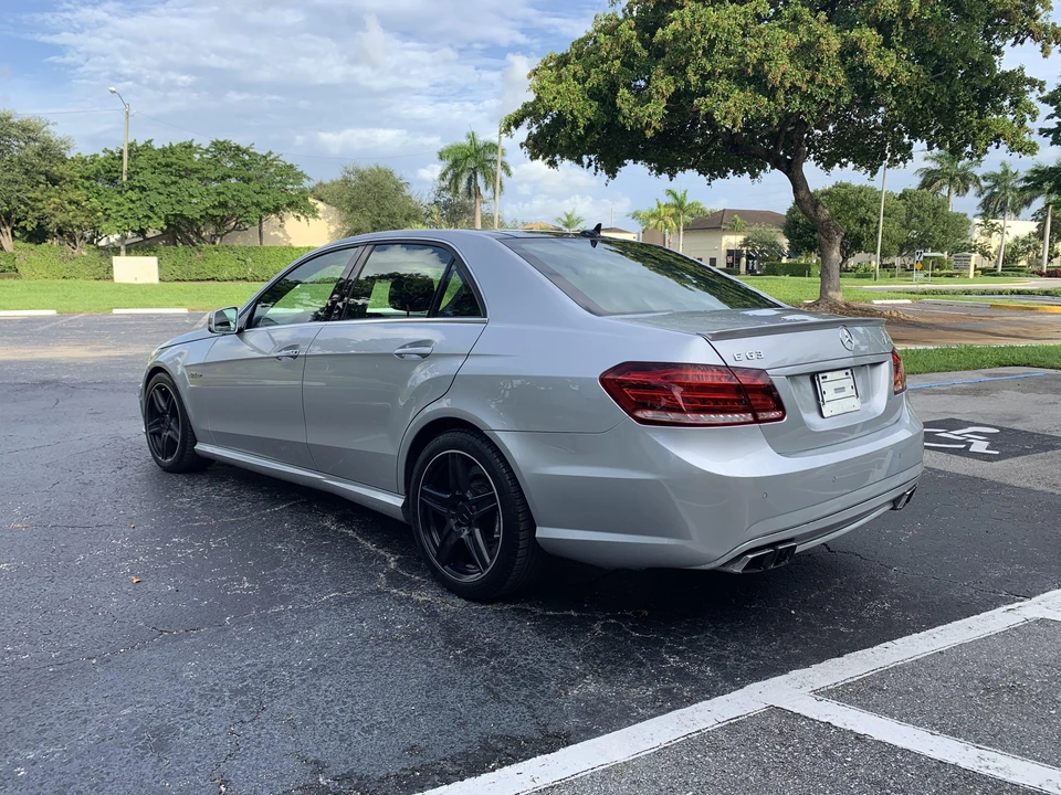 2010 Mercedes-Benz W212 E 63 AMG - Image 16 of 31