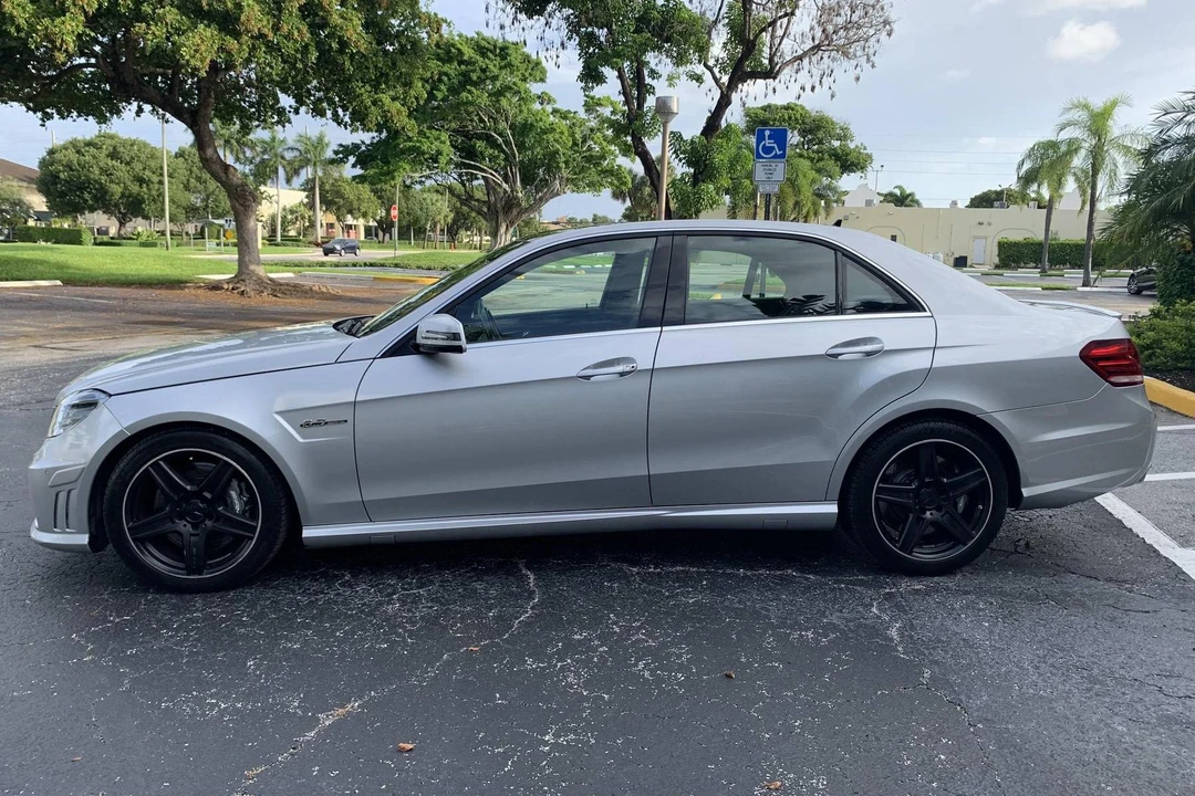 2010 Mercedes-Benz W212 E 63 AMG - Image 3 of 31