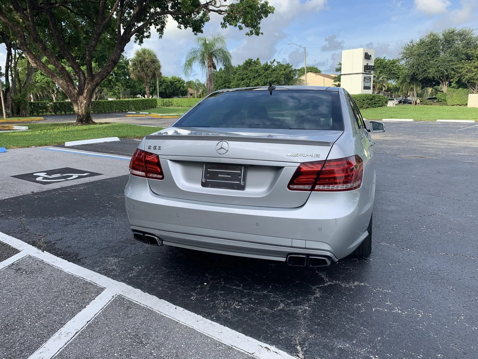 2010 Mercedes-Benz W212 E 63 AMG - Image 19 of 31
