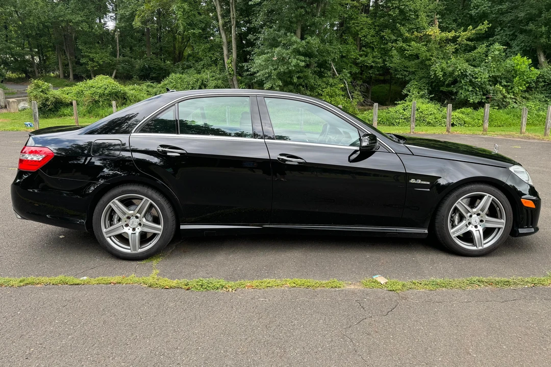 2010 Mercedes-Benz W212 E 63 AMG - Image 3 of 31