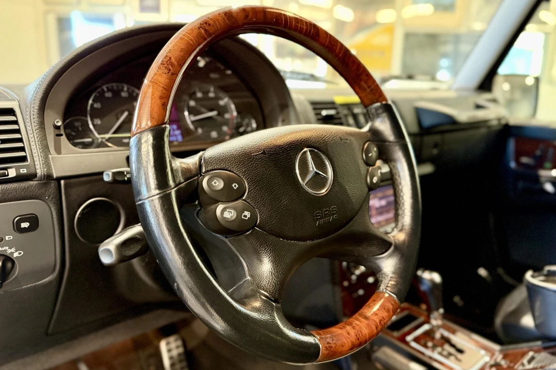 2010 Mercedes-Benz W463 G-Class - Image 5 of 7