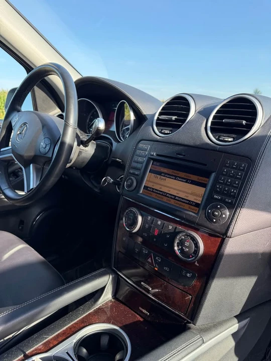 2010 Mercedes-Benz X164 GL-Class - Image 8 of 20
