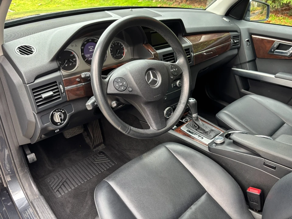 2010 Mercedes-Benz GLK-Class - Image 9 of 21