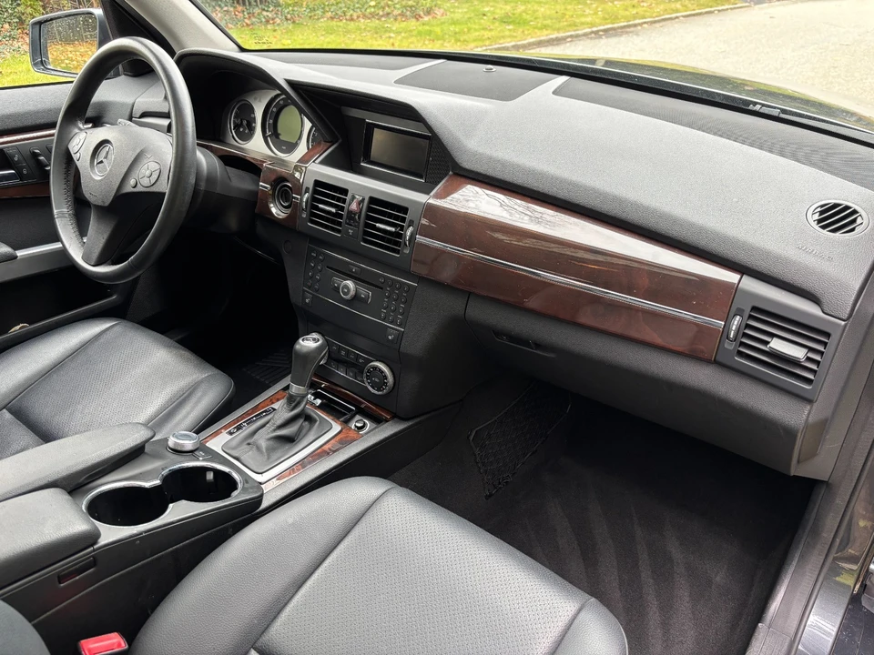 2010 Mercedes-Benz GLK-Class - Image 10 of 21