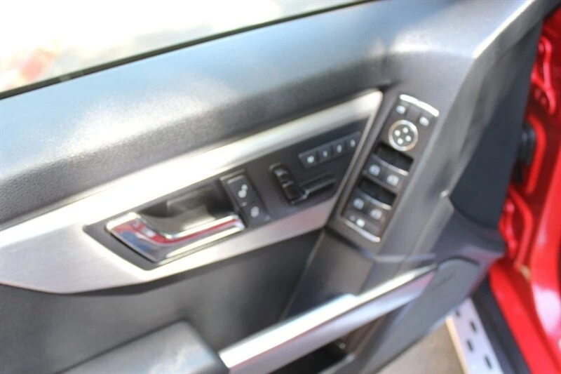 2010 Mercedes-Benz GLK-Class - Image 11 of 20