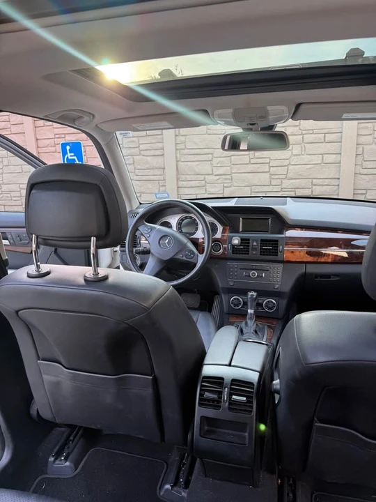 2010 Mercedes-Benz GLK-Class - Image 7 of 12