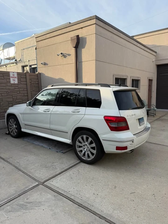 2010 Mercedes-Benz GLK-Class - Image 4 of 12