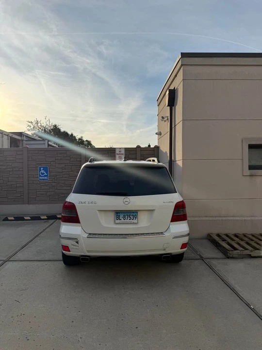 2010 Mercedes-Benz GLK-Class - Image 3 of 12