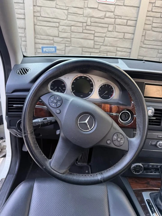 2010 Mercedes-Benz GLK-Class - Image 11 of 12