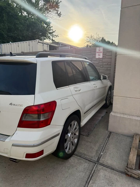 2010 Mercedes-Benz GLK-Class - Image 2 of 12
