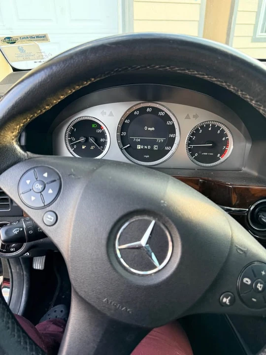 2010 Mercedes-Benz GLK-Class - Image 5 of 11