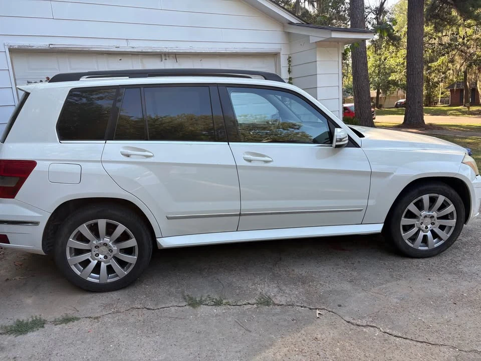 2010 Mercedes-Benz GLK-Class - Image 2 of 2