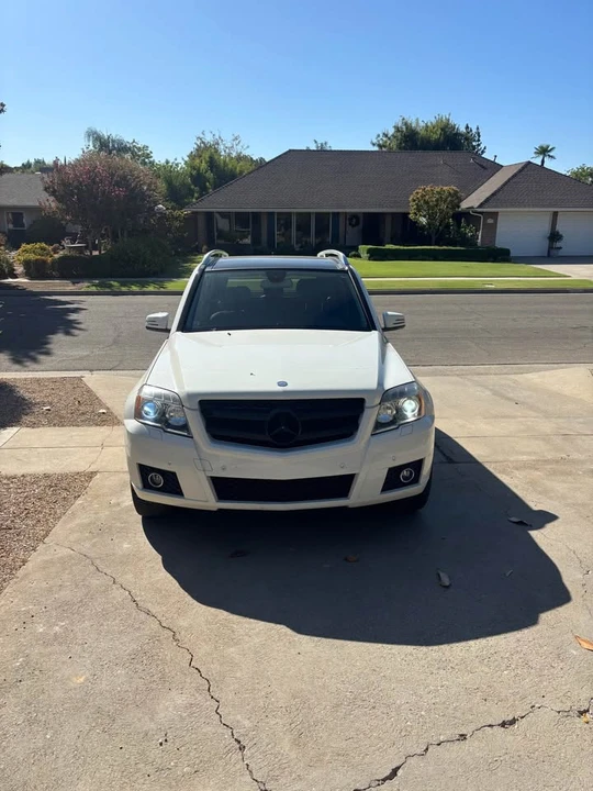 2010 Mercedes-Benz GLK-Class - Image 2 of 10