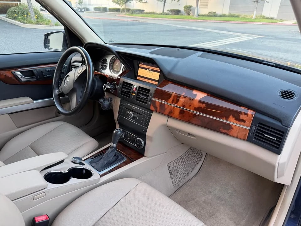 2010 Mercedes-Benz GLK-Class - Image 5 of 8