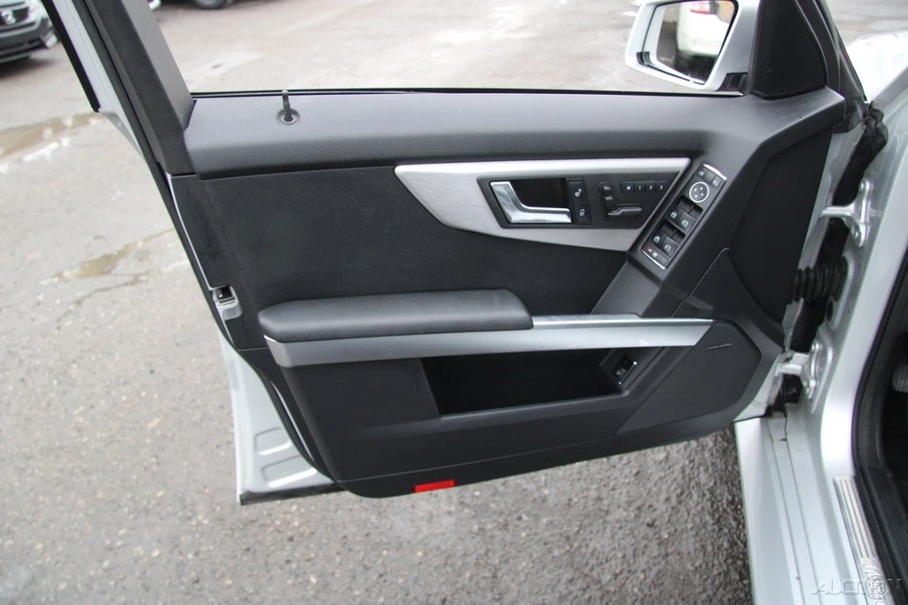 2010 Mercedes-Benz GLK-Class - Image 11 of 21