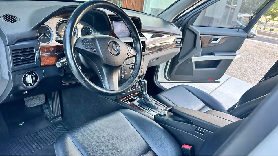2010 Mercedes-Benz GLK-Class - Image 8 of 10