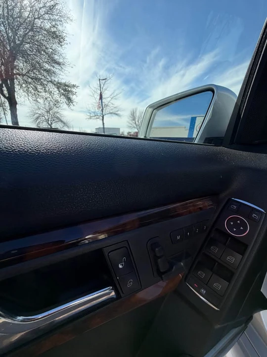 2010 Mercedes-Benz GLK-Class - Image 8 of 11