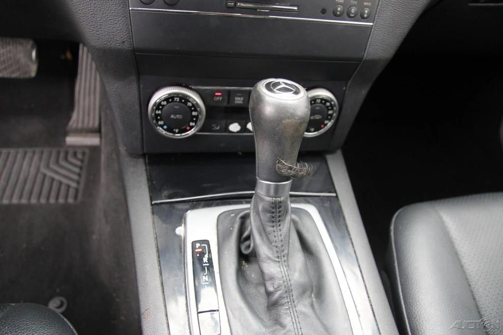 2010 Mercedes-Benz GLK-Class - Image 16 of 21