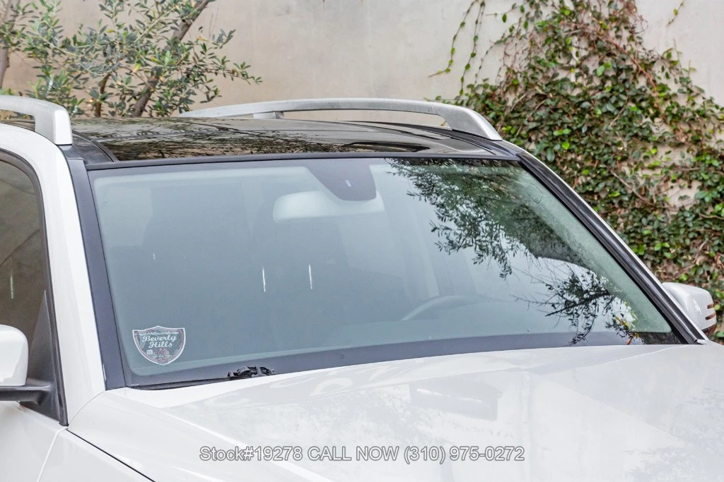 2010 Mercedes-Benz GLK-Class - Image 9 of 12