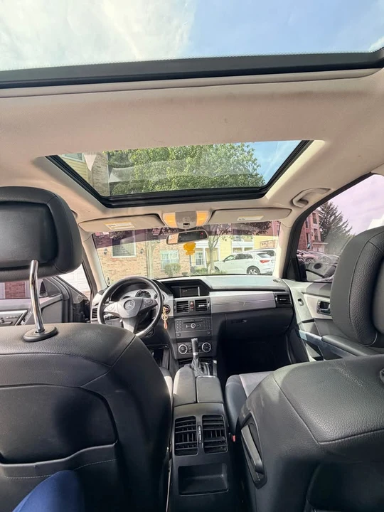 2010 Mercedes-Benz GLK-Class - Image 9 of 12