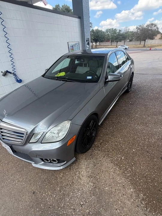 2010 Mercedes-Benz EQE - Image 3 of 17