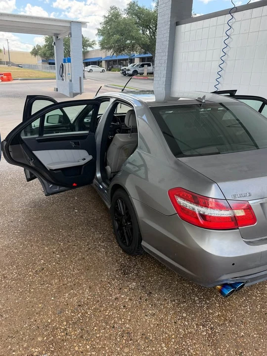 2010 Mercedes-Benz EQE - Image 11 of 17