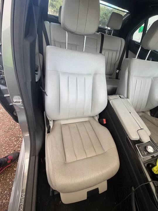 2010 Mercedes-Benz EQE - Image 13 of 17