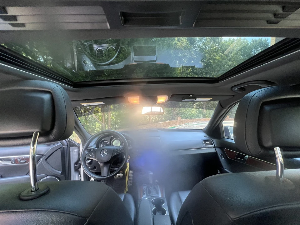 2010 Mercedes-Benz W204 C-Class - Image 3 of 17