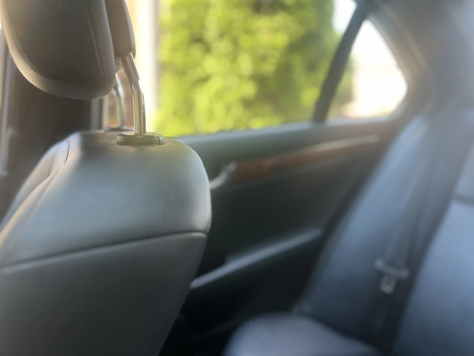 2010 Mercedes-Benz W204 C-Class - Image 6 of 17