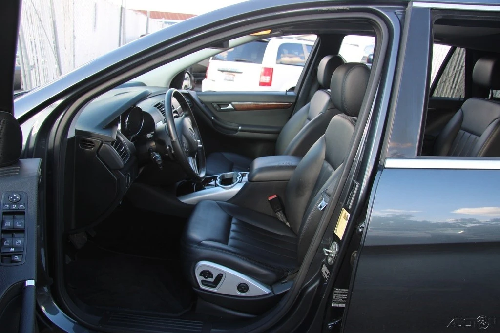 2010 Mercedes-Benz W251 R-Class - Image 13 of 21