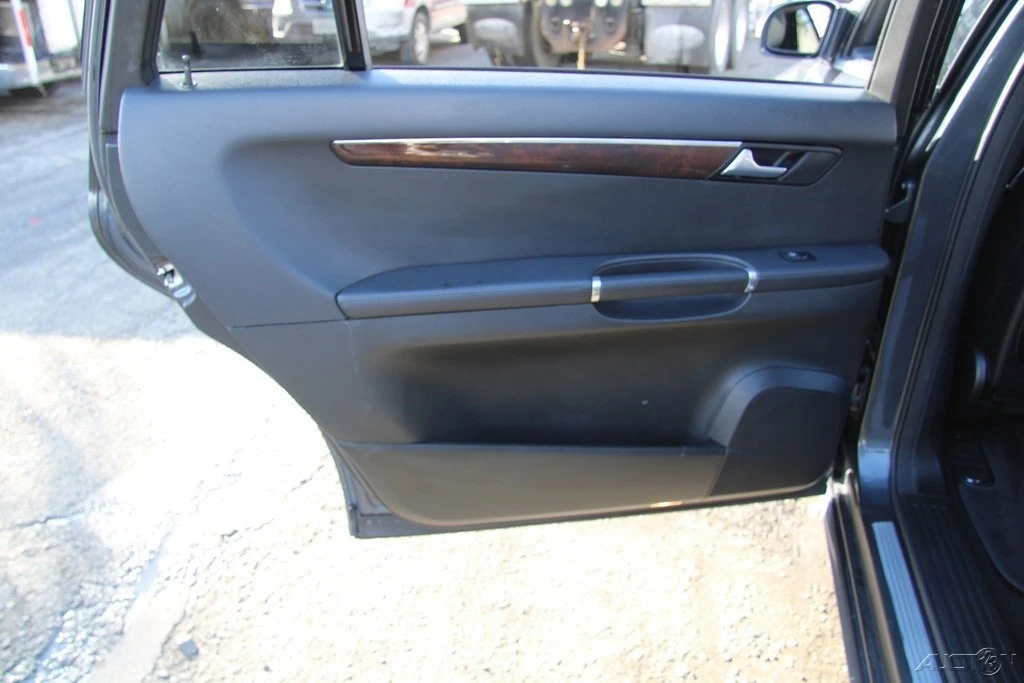 2010 Mercedes-Benz W251 R-Class - Image 19 of 21